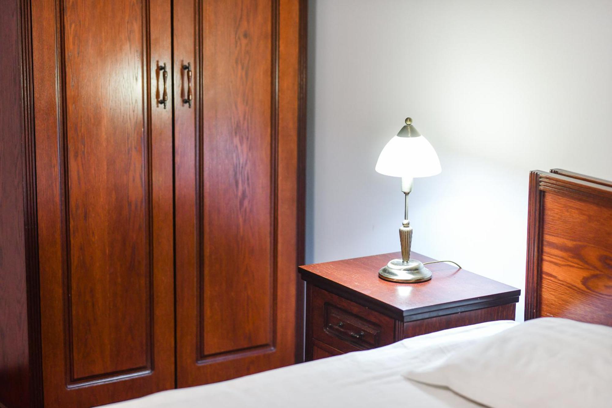 Hotel Elyon Деж Екстериор снимка